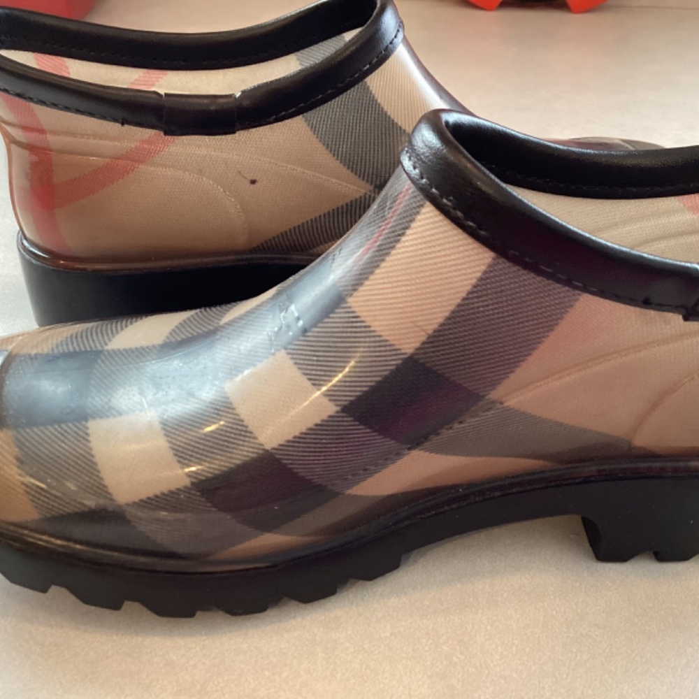 Burberry rain shoes - Picture 5 of 6